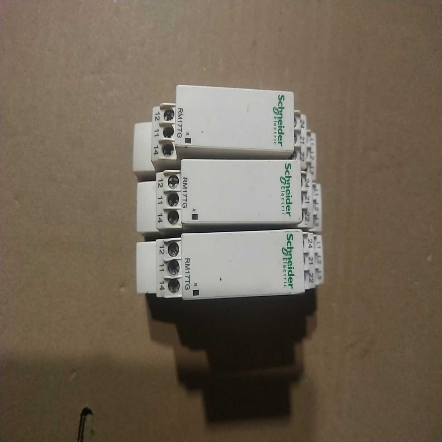 议价施耐德相序和缺相检测继电器RM17TG20，正品拆机，实物如