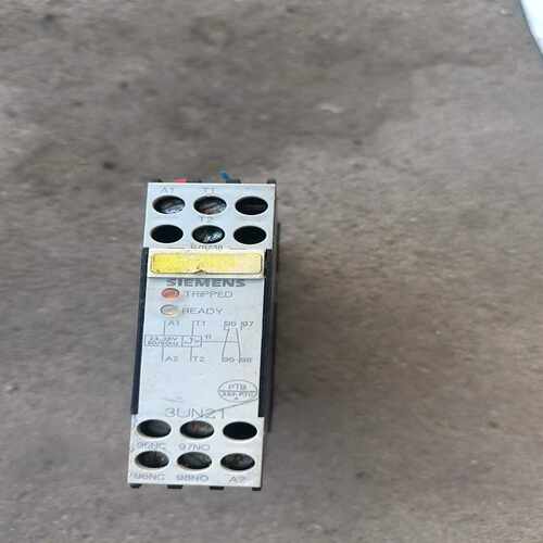3UN2100-0AC7 继电器，成色如图~询价