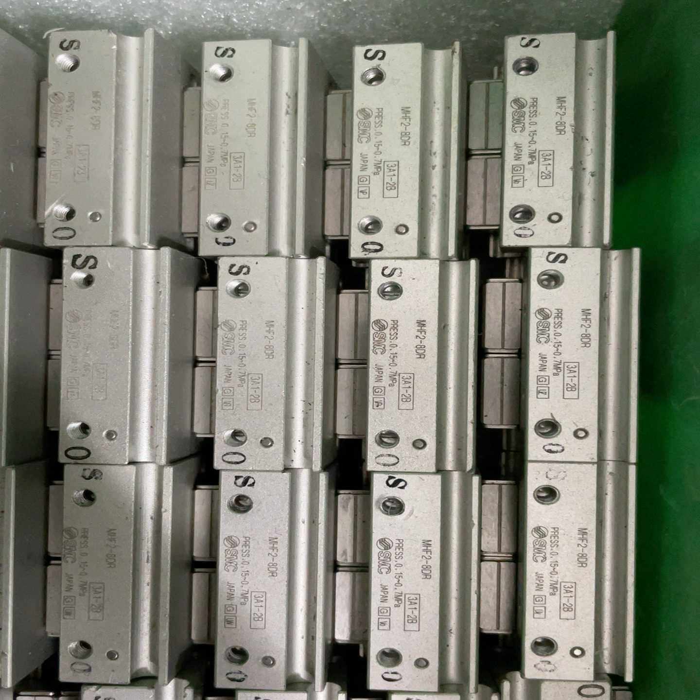 MHF2-8DR 滑台平行手指气缸 成色如图 功能正~询价