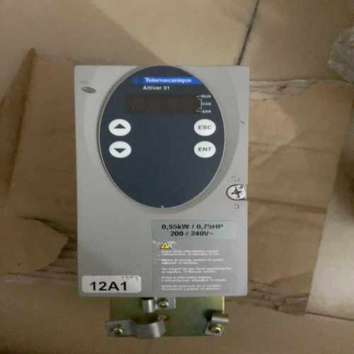 询价~变频器99新ATV31H055M2，0.55KW/22