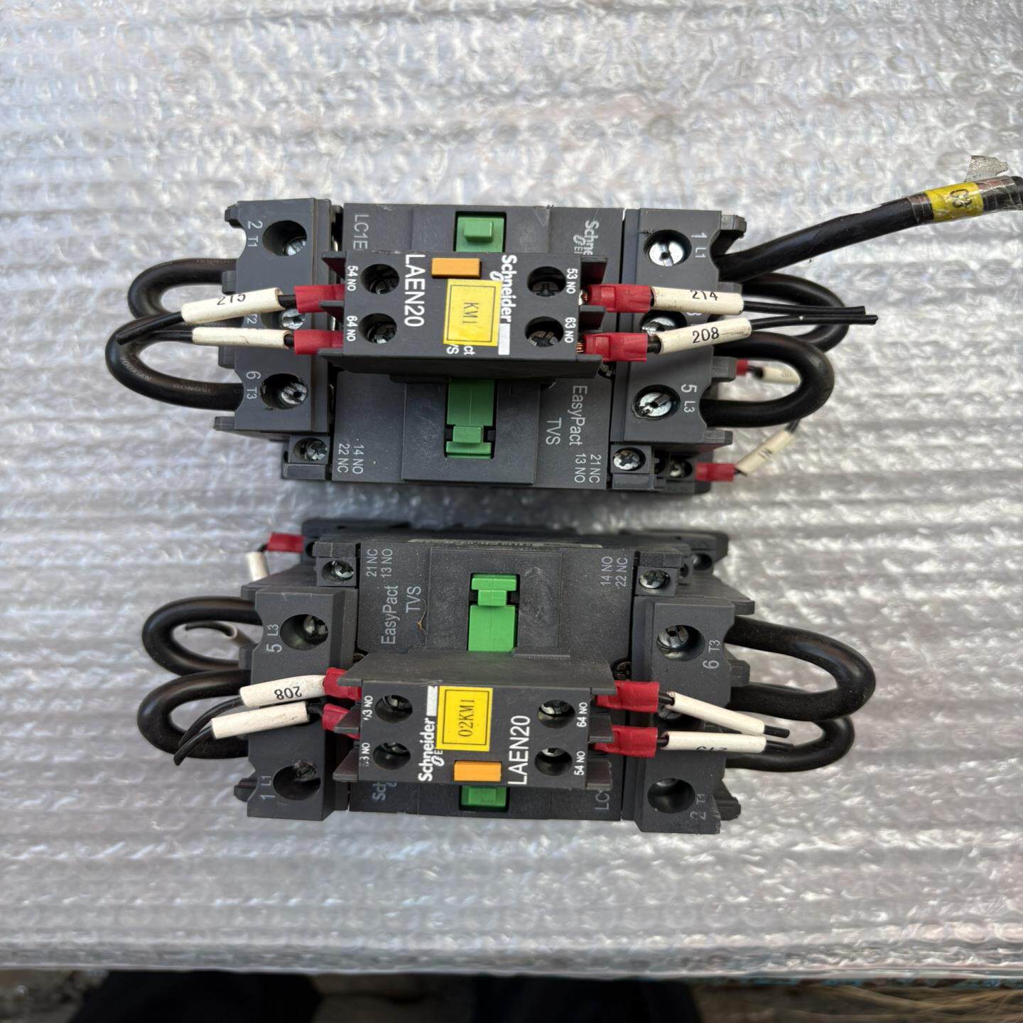 询价~施耐德接触器LC1E6511，220V 50Hz，品，成