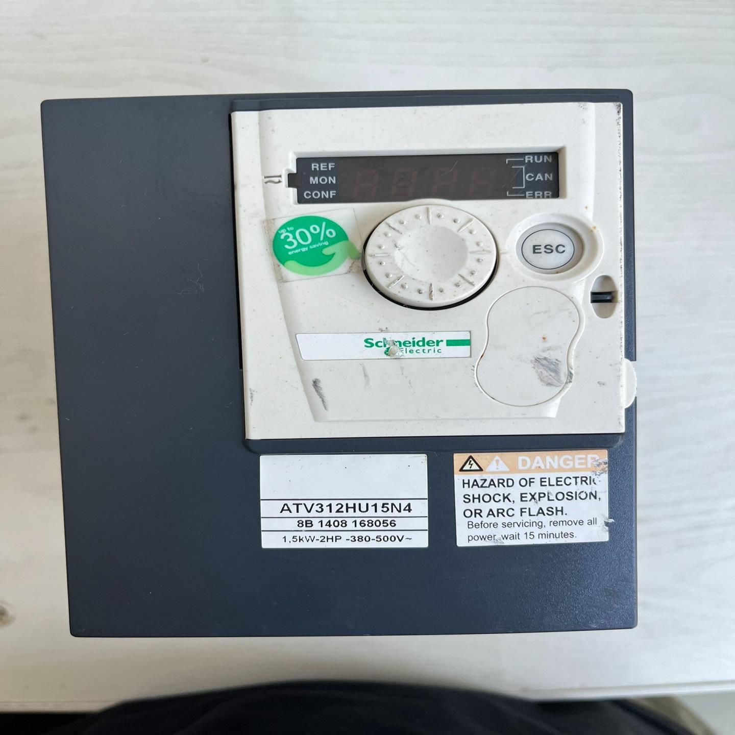 询价~1.5千瓦变频器型号AVT312HU15N4，三相38