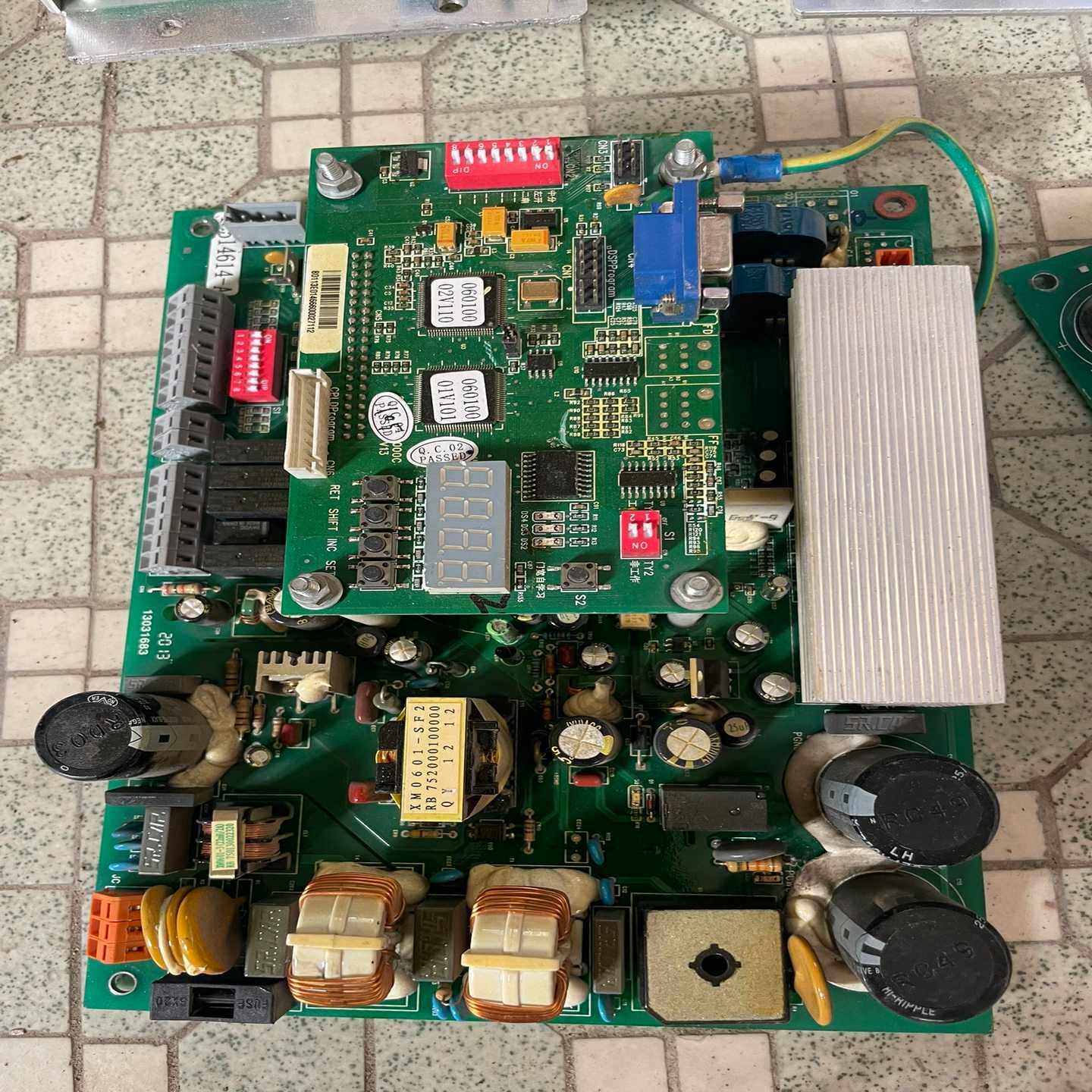 日立门机板SF2-DSC-1200、电梯永磁同步控制日立门机一议价商品