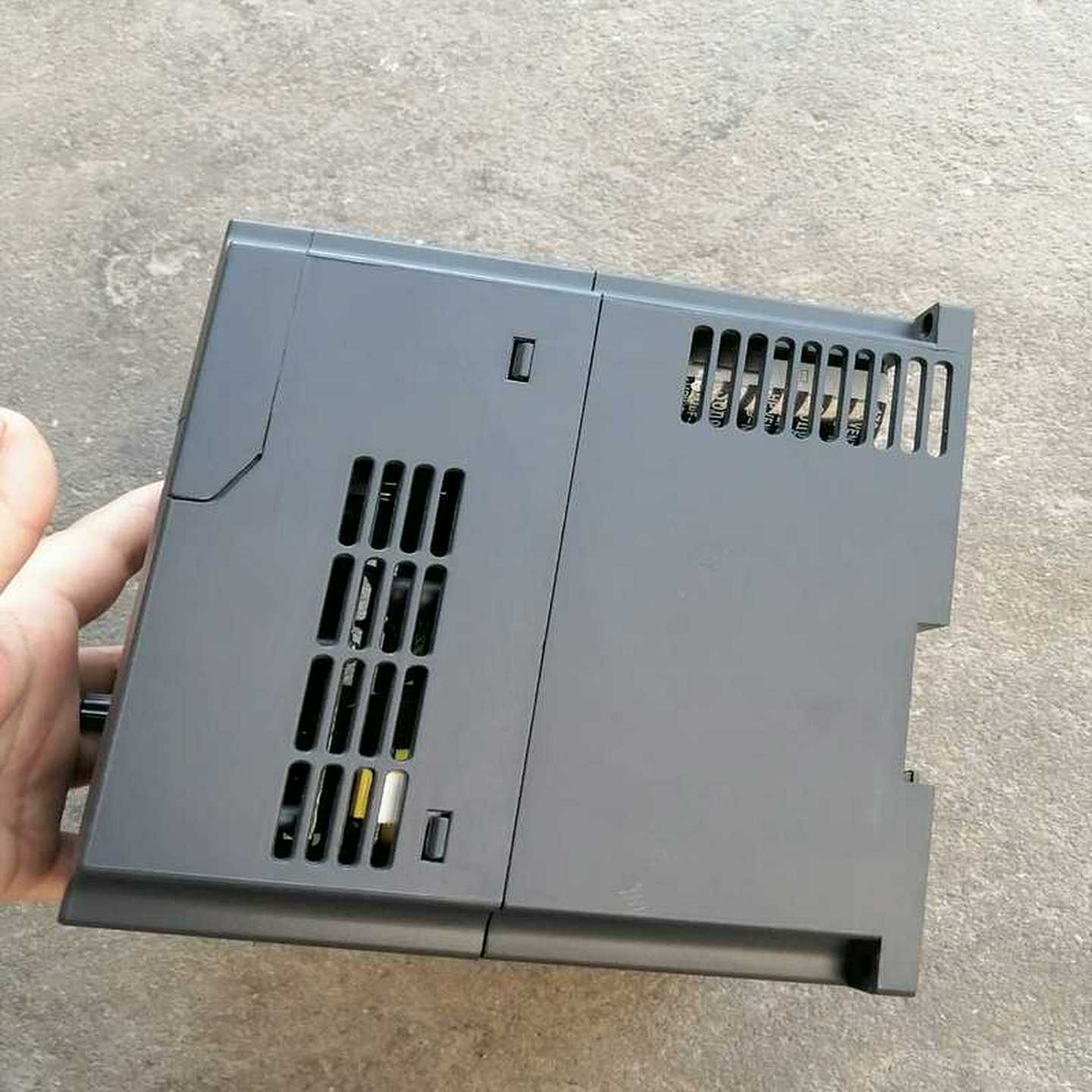 爱德利变频器1.5KW，AE2-4T0015G/0022P~询价