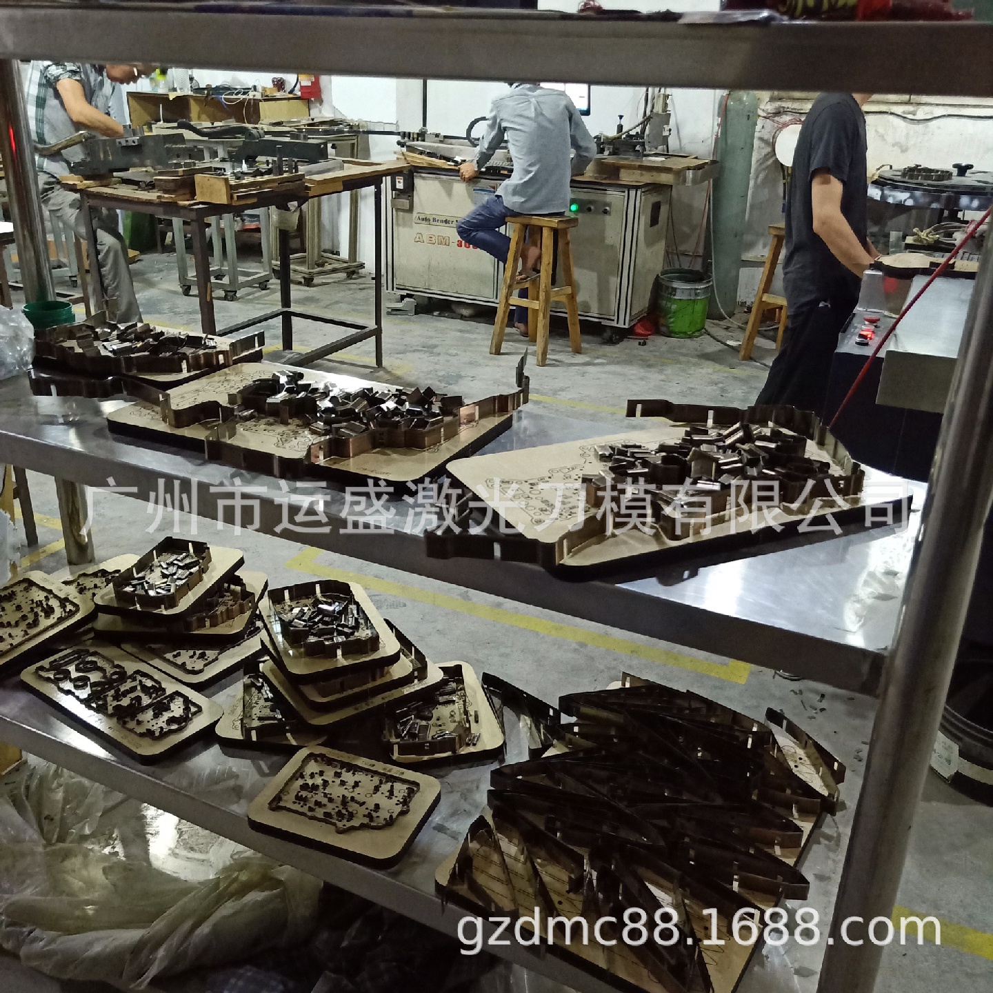 供应广州异形公仔激光刀模复杂高难度公仔刀模