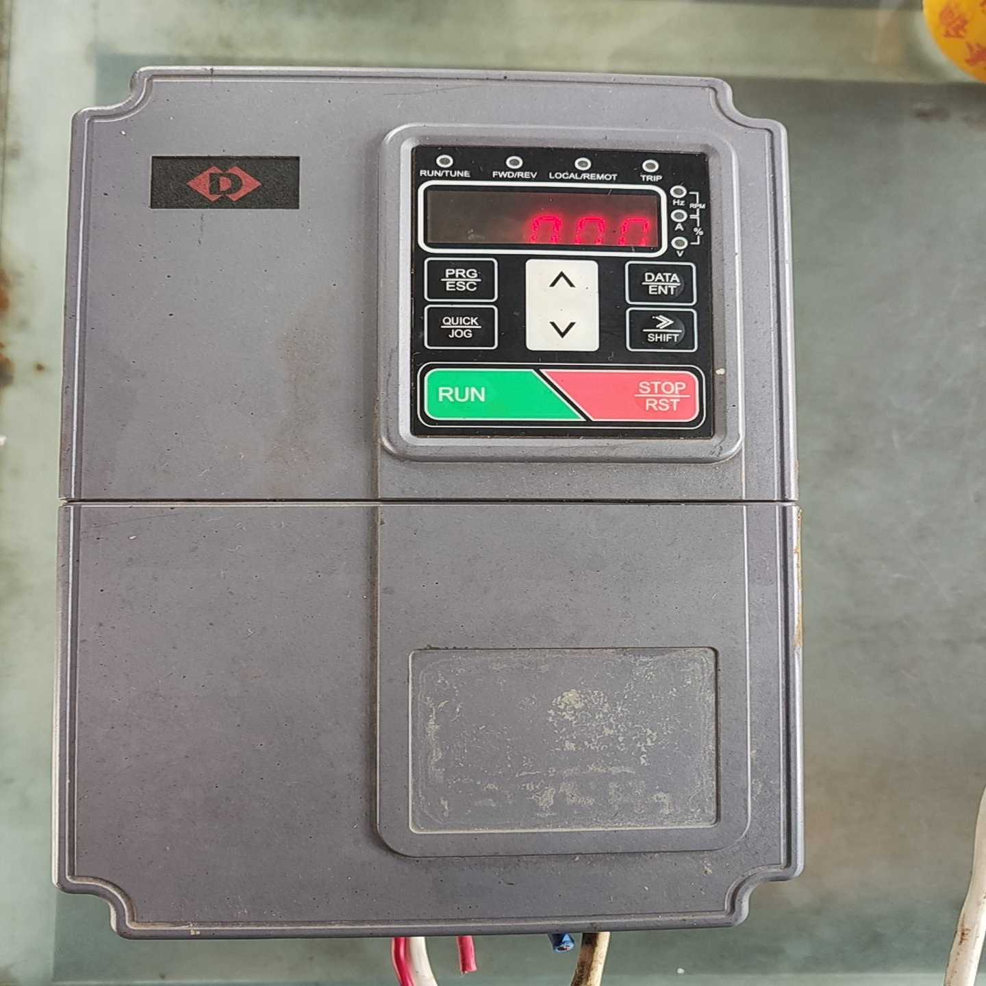 【星慕电子】设备久联久变频器 JB10C-5R5G/7R5P-4