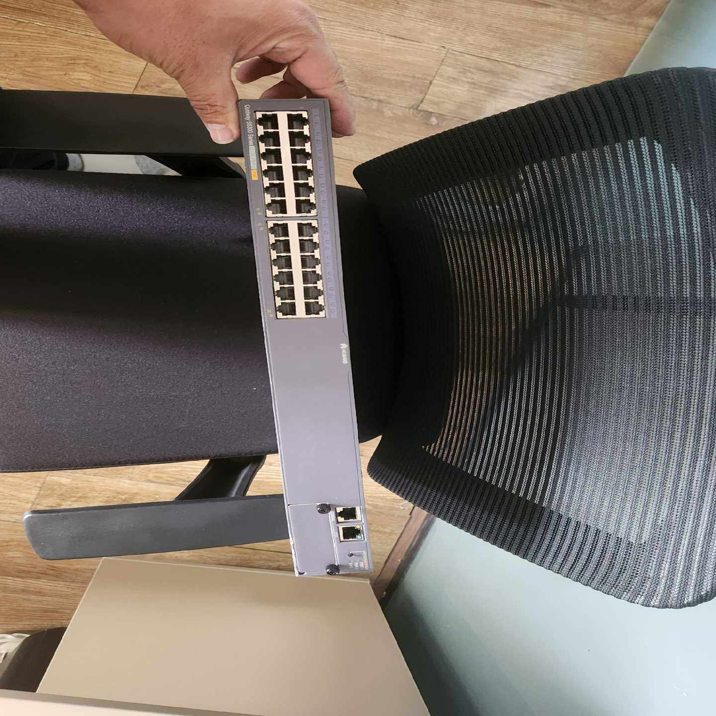 询价~华为S5328C-PWR-EI 千兆POE24口千兆机架式以