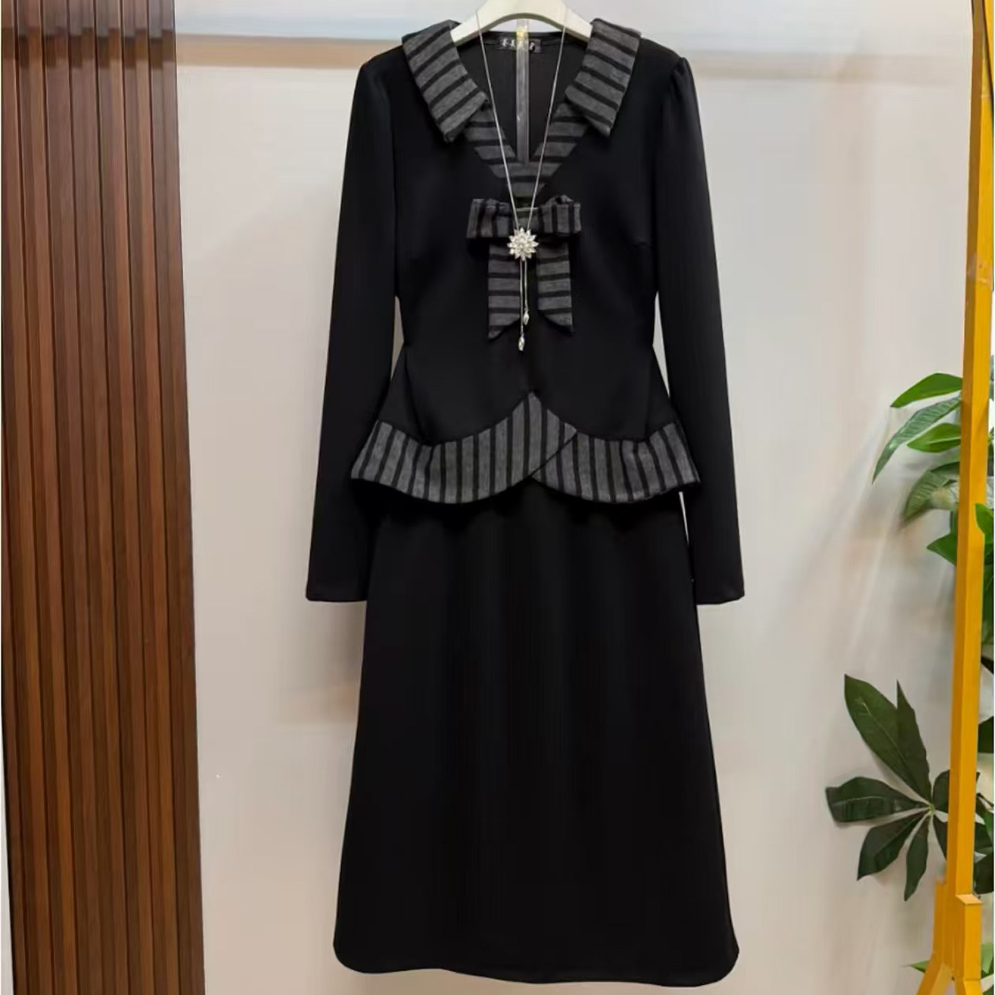 胖妹妹2026春季时尚拼接长袖上衣遮肉遮肚半身裙两件套高级感套装,女装/女士精品,大码套装,淘宝优惠券,粉丝福利购,淘宝优惠卷