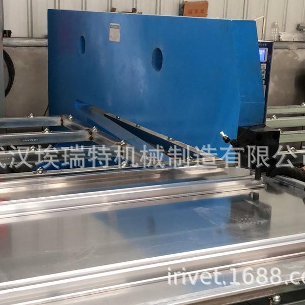 武汉贝瑞克路牌铆接机，标牌自冲刺铆接机，自穿刺铆接，铆钉