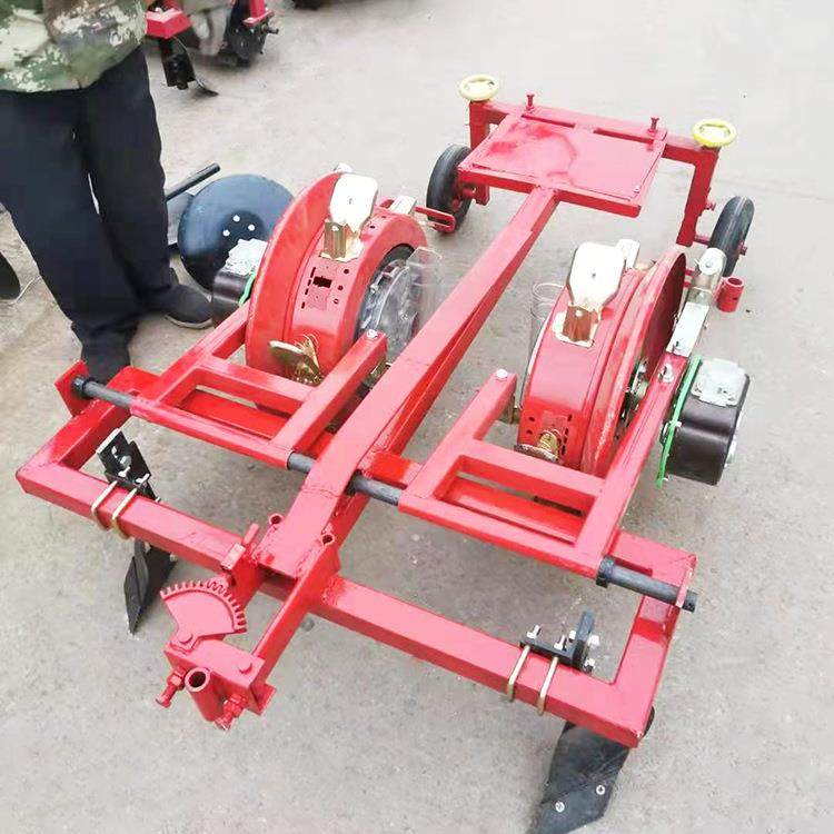 手扶车带起垄铺膜播种机甜玉米精播机2行豌豆铺膜播种机鸭嘴打孔,农机/农具/农膜,播种栽苗器/地膜机,淘宝优惠券,粉丝福利购,淘宝优惠卷