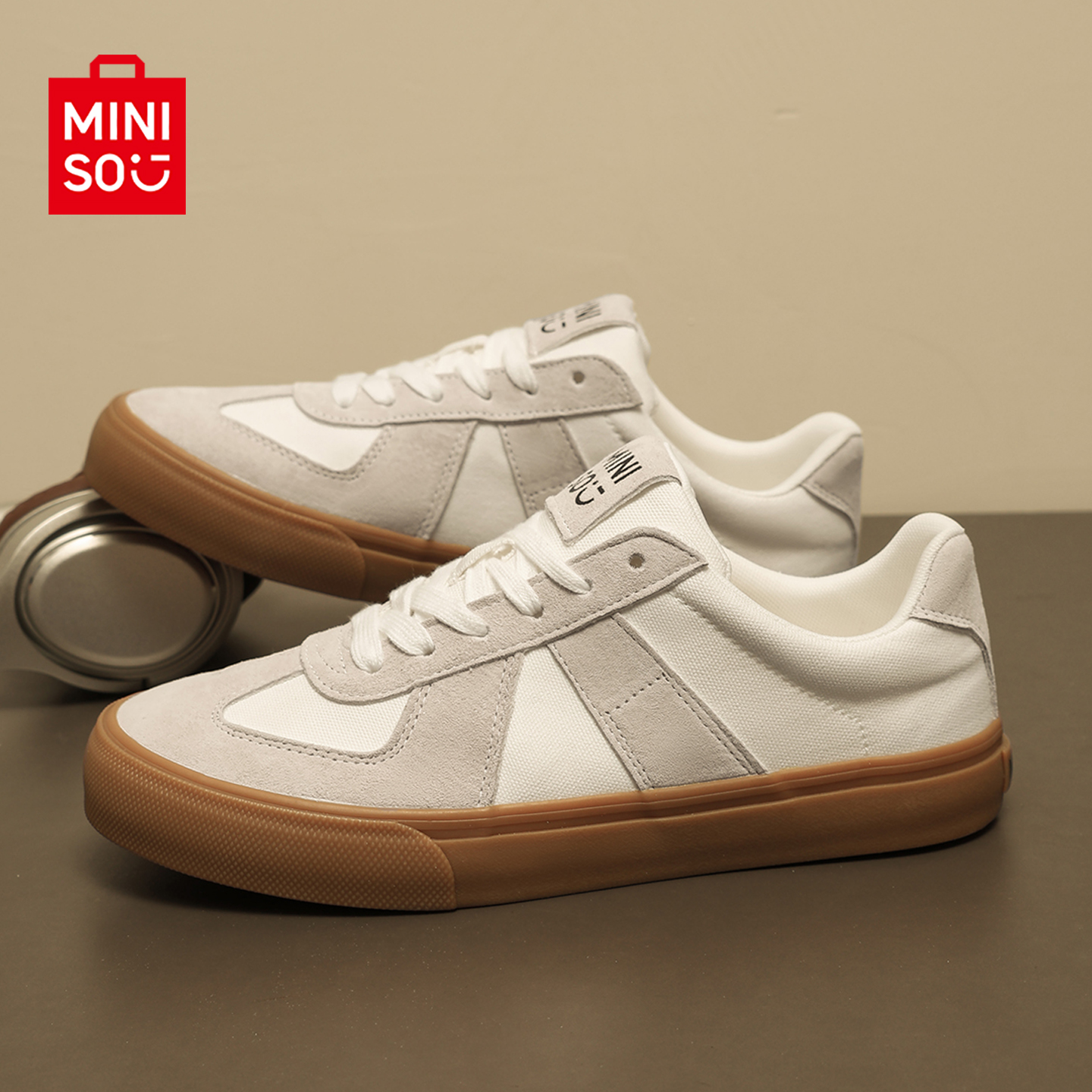 名创优品反绒皮运动滑板鞋