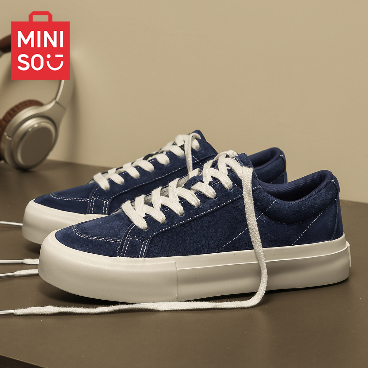 名创优品反绒皮运动滑板鞋