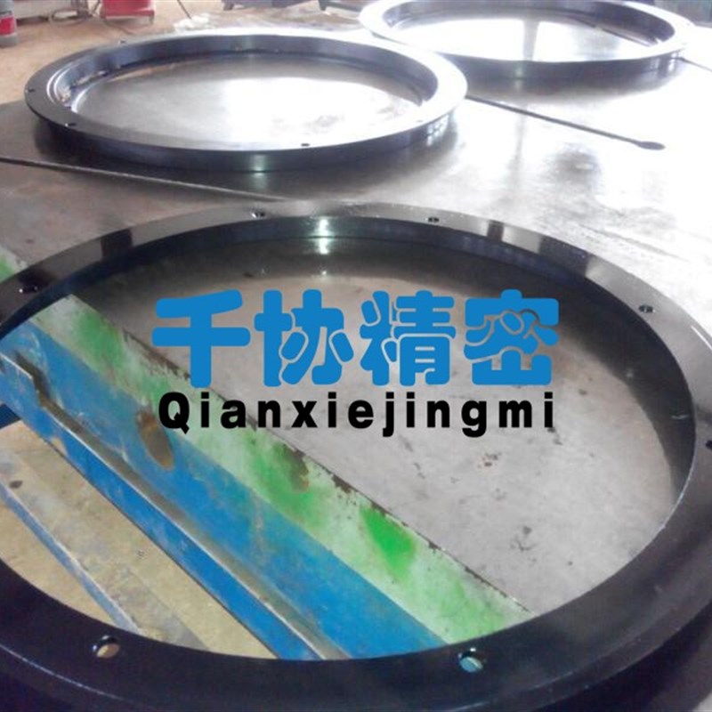 VLU200644ZT 薄壁回转支承 带法兰转盘轴承 洛阳生产非标回转支撑