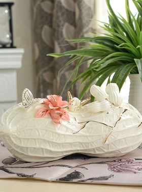 早生贵子陶瓷花生摆件家里工艺品摆设结婚礼物玄关酒柜电视柜创意