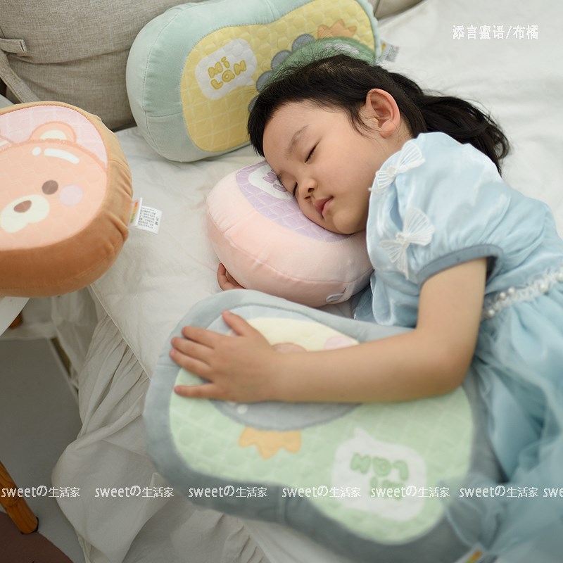 记忆棉企鹅抱枕可拆洗恐龙儿童午休枕床头睡觉枕头靠枕宿舍午睡枕