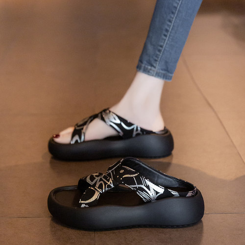 拖鞋女2024新款夏季外穿时尚女款百搭超火凉拖鞋高W级感厚底一字