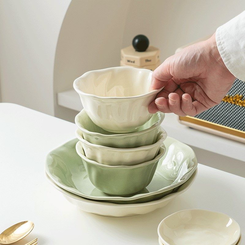 奶油风碗碟套装家用简约现代高级感2024新款釉下彩餐具陶瓷碗盘筷
