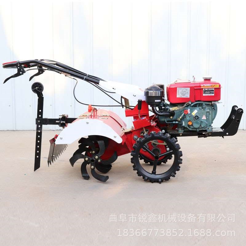 四驱旋耕机可带犁开沟松土果园大棚旋耕机小型大葱旋耕开沟培土机
