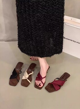 小众坡跟高跟一字拖鞋仙女r鞋子外穿2025夏季气质红色法式凉拖凉