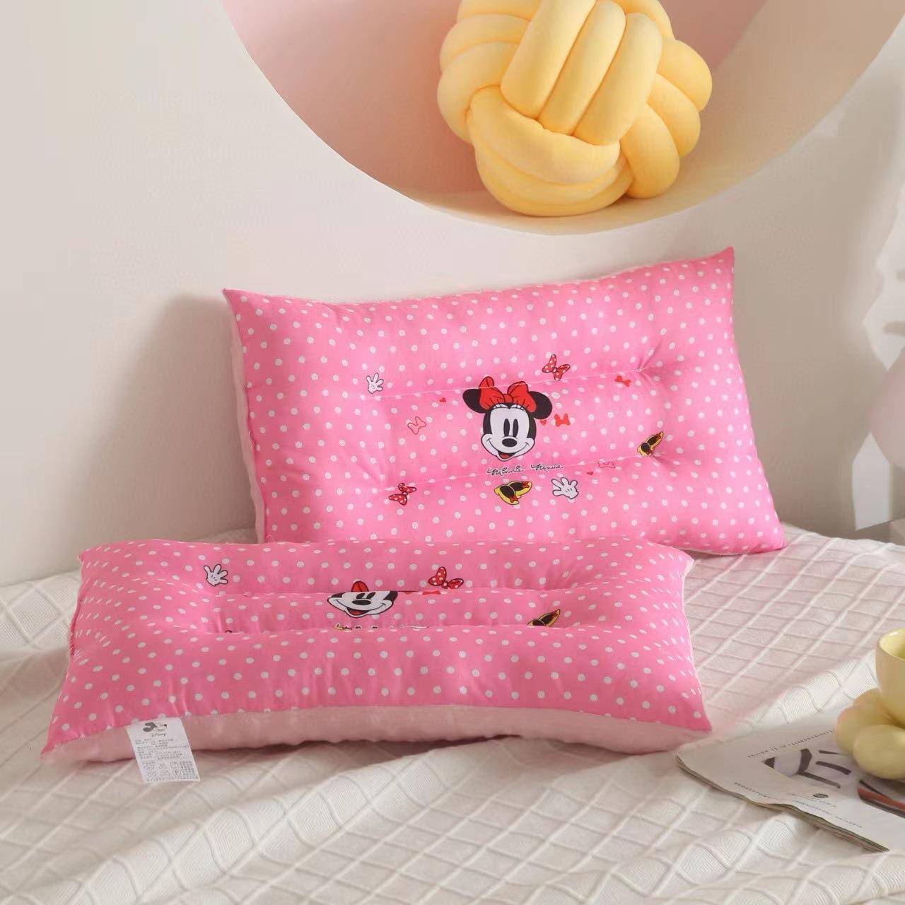 新款迪士妮儿童卡通豆豆绒枕婴幼儿安抚枕幼儿园午睡枕