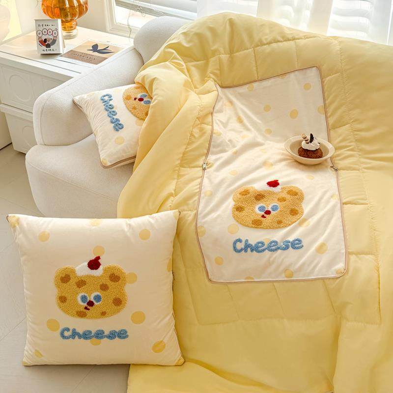 新款儿童幼儿园抱枕被子两用沙发靠垫毯办公室学生宿舍空调被春夏