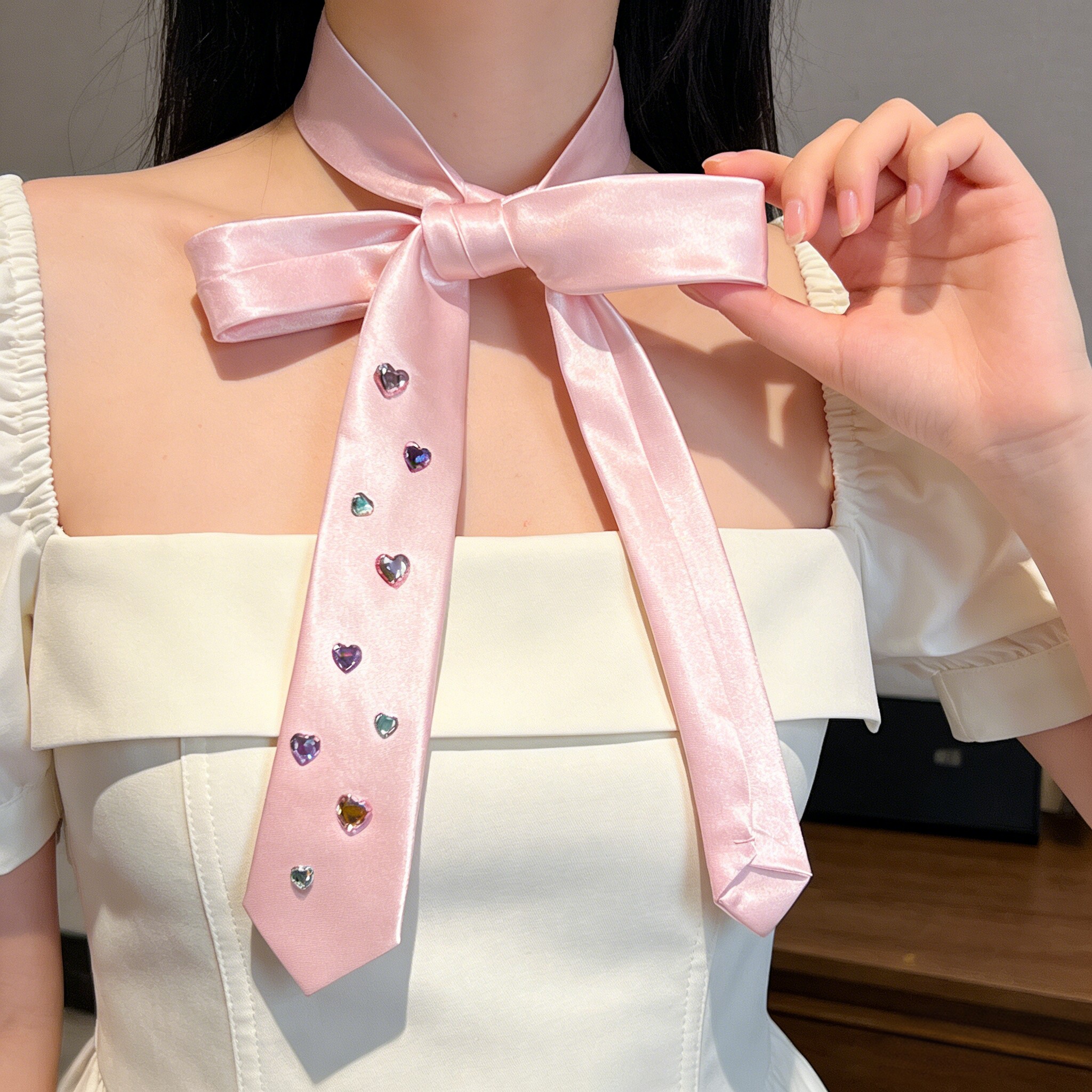 名狐个性甜心粉爱心水钻领带女时髦y2k细窄丝巾亮闪闪辣妹腰带潮