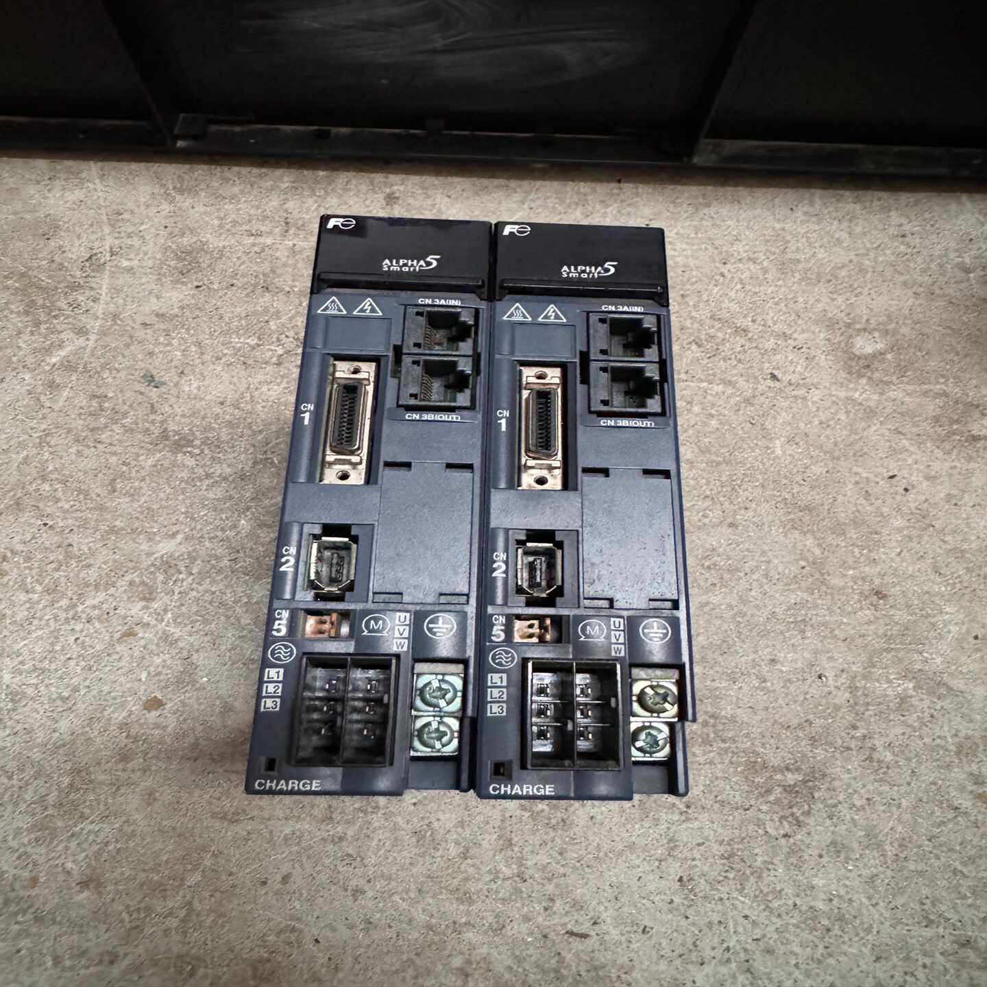 询价~RYH401F5-VV2 富士驱动器400W  实物