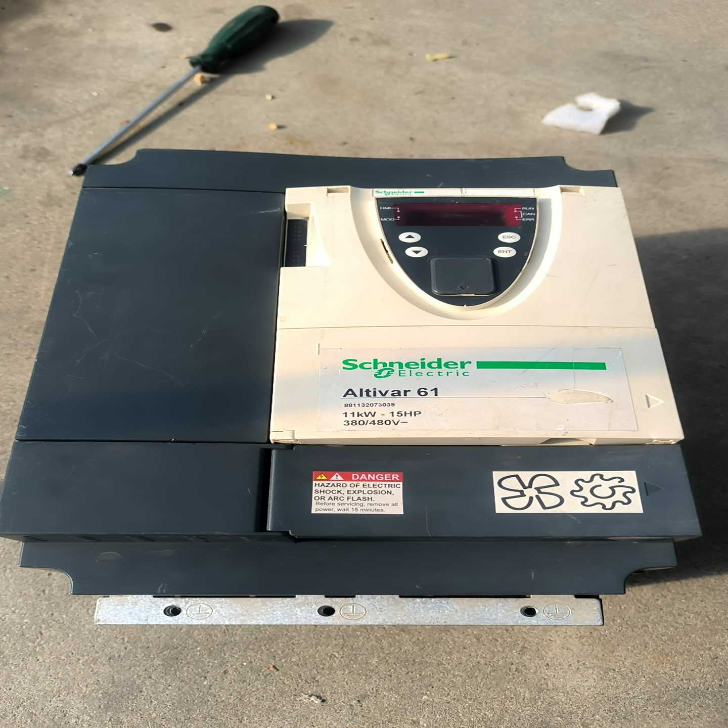 施耐德ATV61HD11N4Z变频器，11KW原装拆机功--议价商品