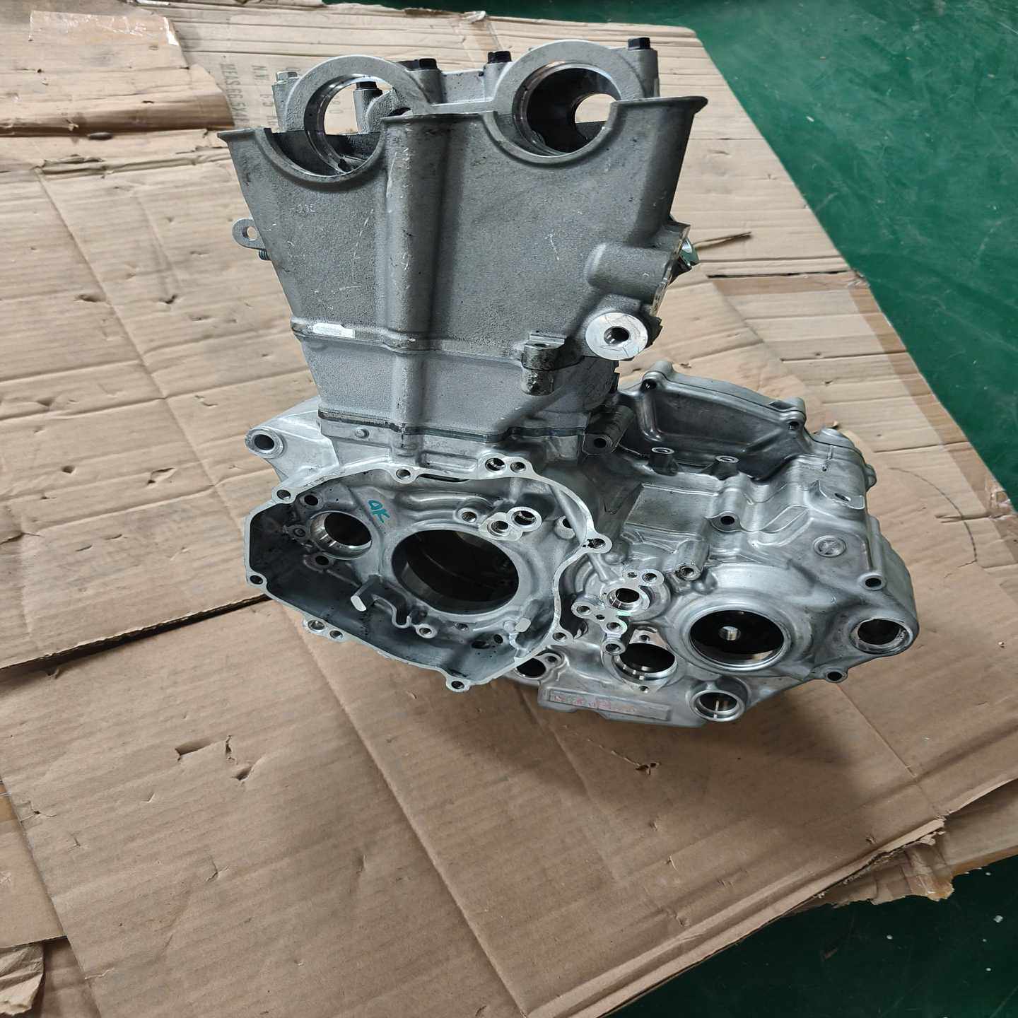 川崎2025最新款KX450F发动机壳--议价商品