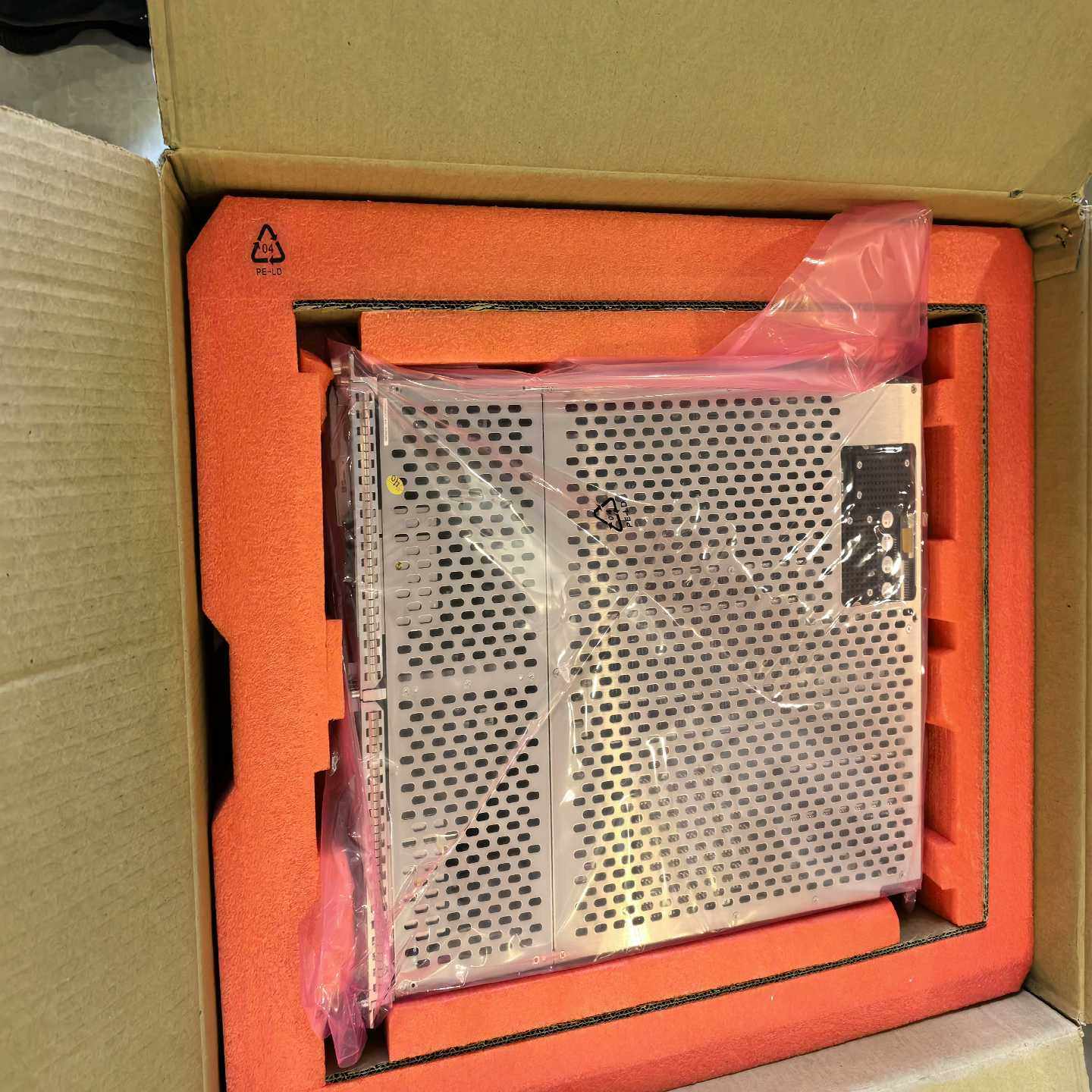 中兴路由器M6000-5S 3S  8S 18S的板卡：