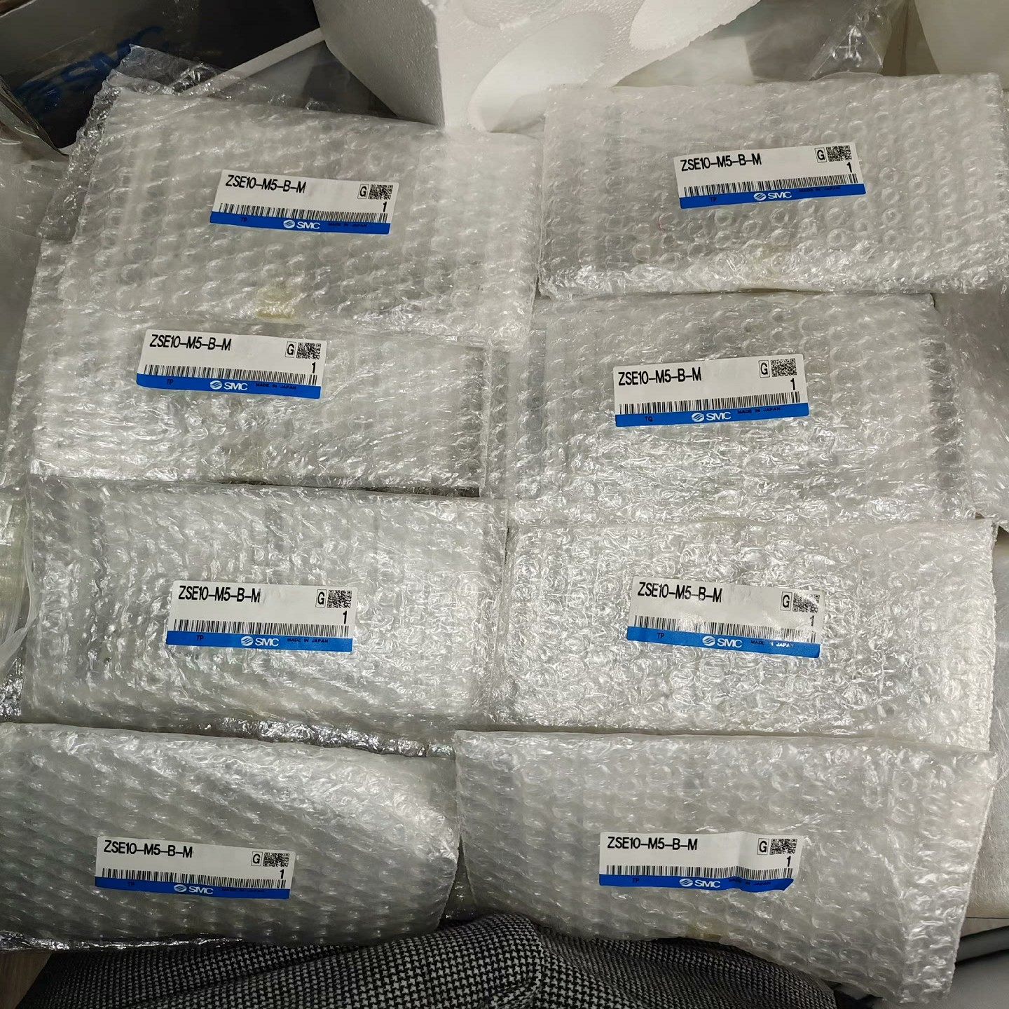 打包处理：全新原装进口SMC压力传感器ZSE10-M5-B-~议价