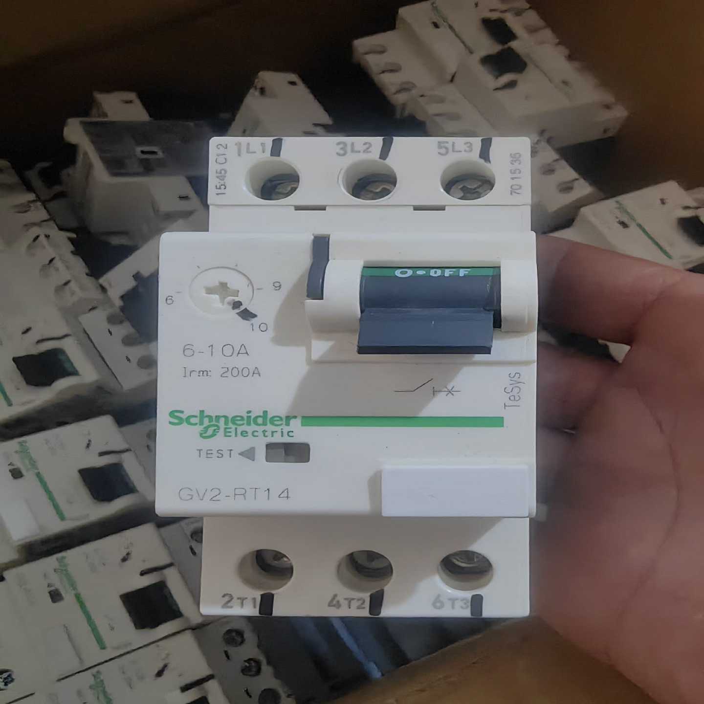 施耐德马达断路器器GV2RT10，GV2RT146-10--议价商品