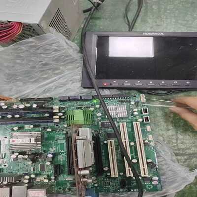 出售SuperC2SBX主板，送E6500CPU，4G内存