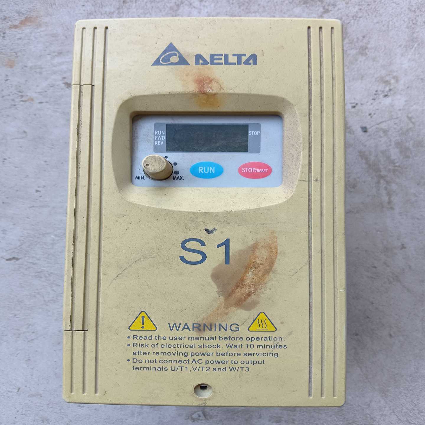 询价台达变频器  vfd022s43d成色型号样式如图有需要的看议价