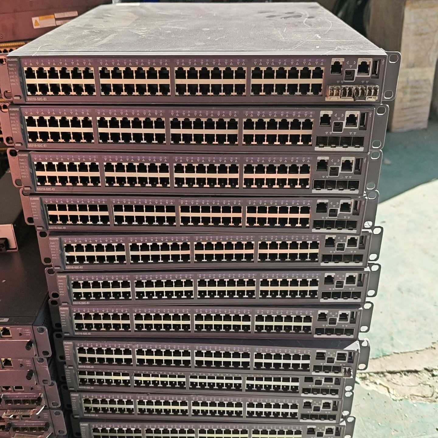 询价~华为S5310-52C-EI交换机，万兆三层，48个千兆口+