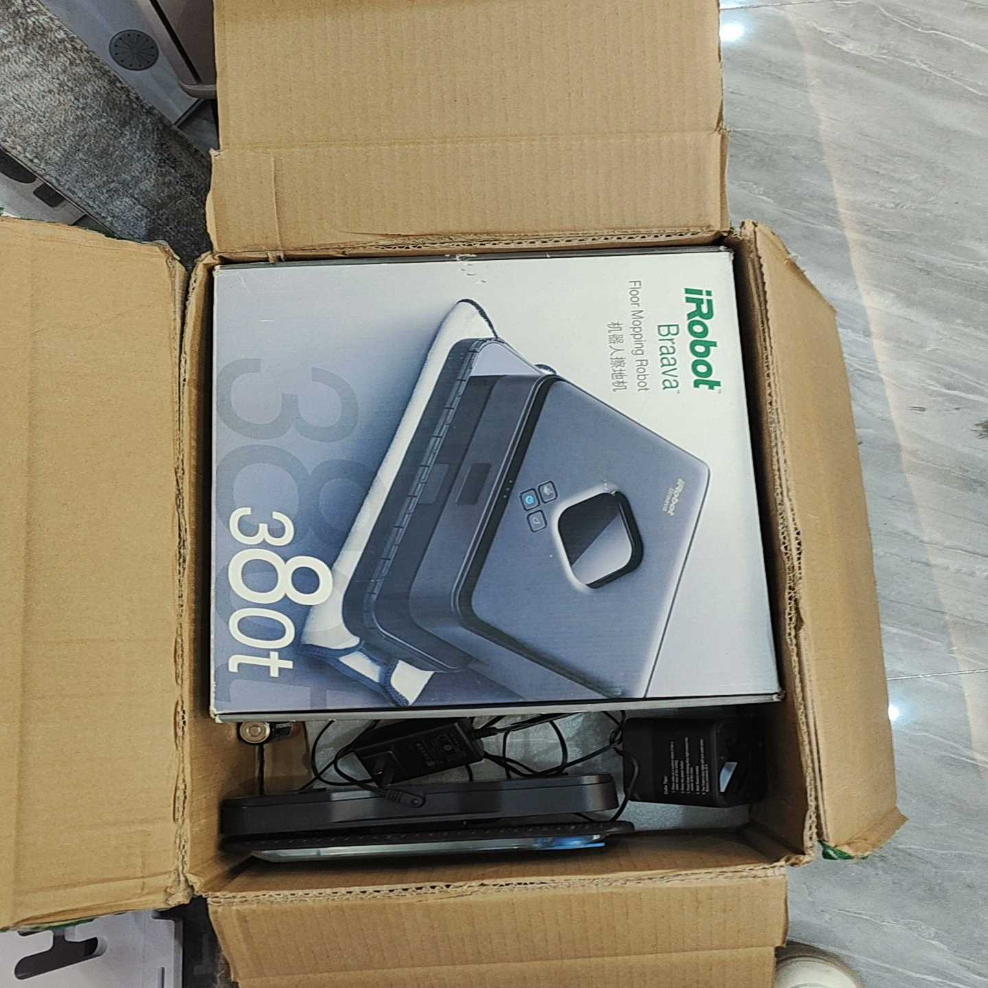 iRobot Braava 380t 擦地机器人，没有盖子，~询价