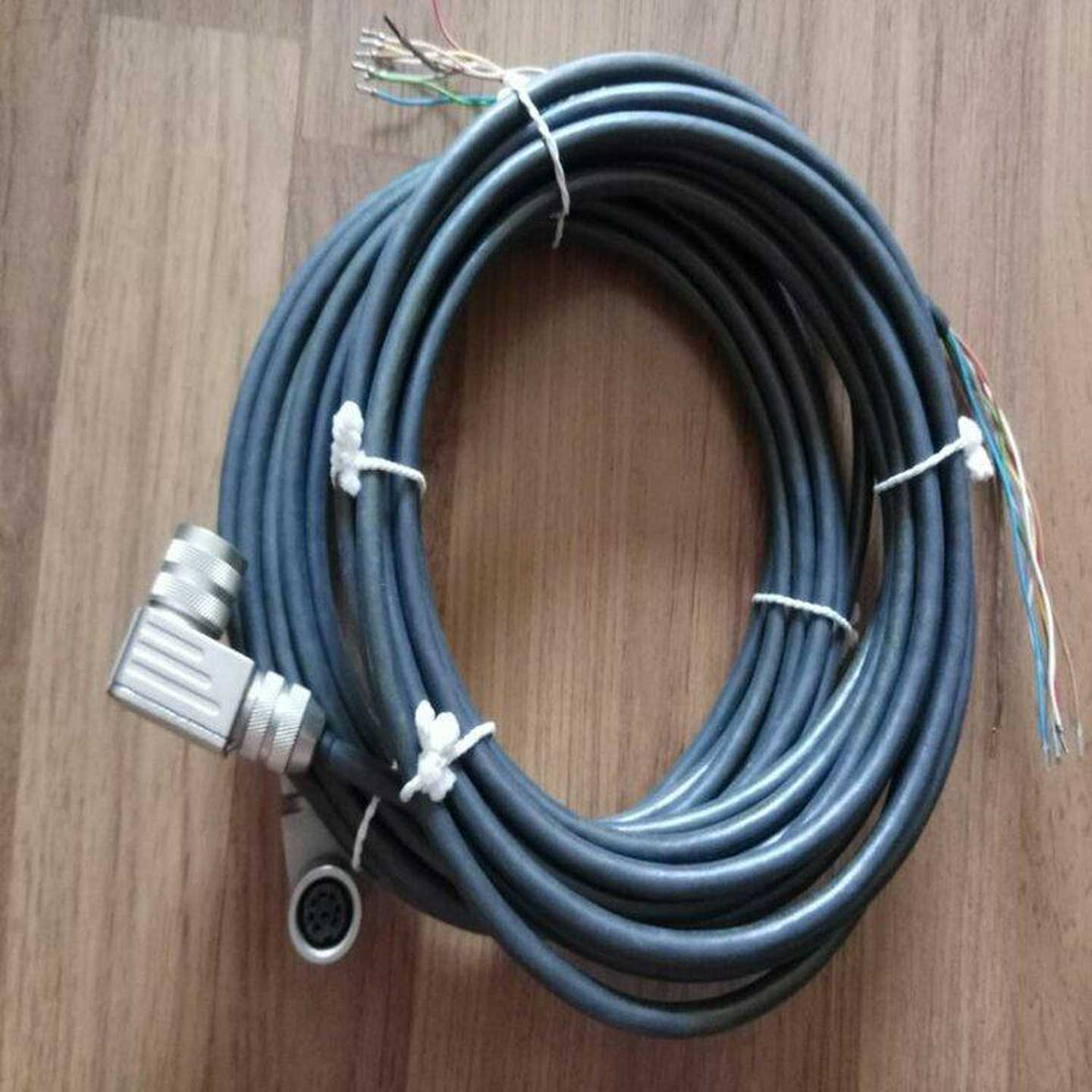 德国巴鲁夫BALLU电感式接近开关BES516-32V4-EO-C-PU-02订货号