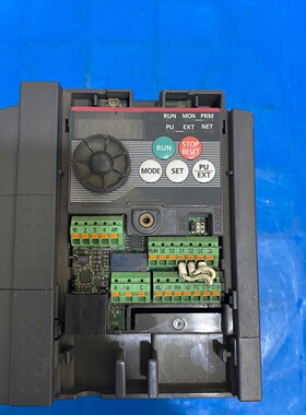 【议价】三菱变频器型号FRD7403.7KCHT成色如图