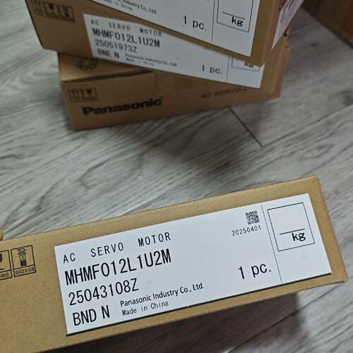 全新25年松下伺服电机MHMF012L1U2M，原装正品，全--议价商品