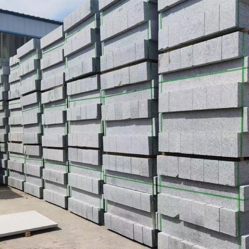 花岗岩芝麻白灰黑黄锈石火烧板广场大理石干挂地铺石材路沿平侧石