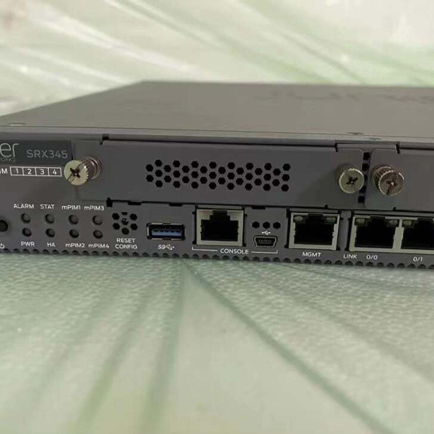 Juniper瞻博SRX345防火墙8口千兆8口千兆-议价