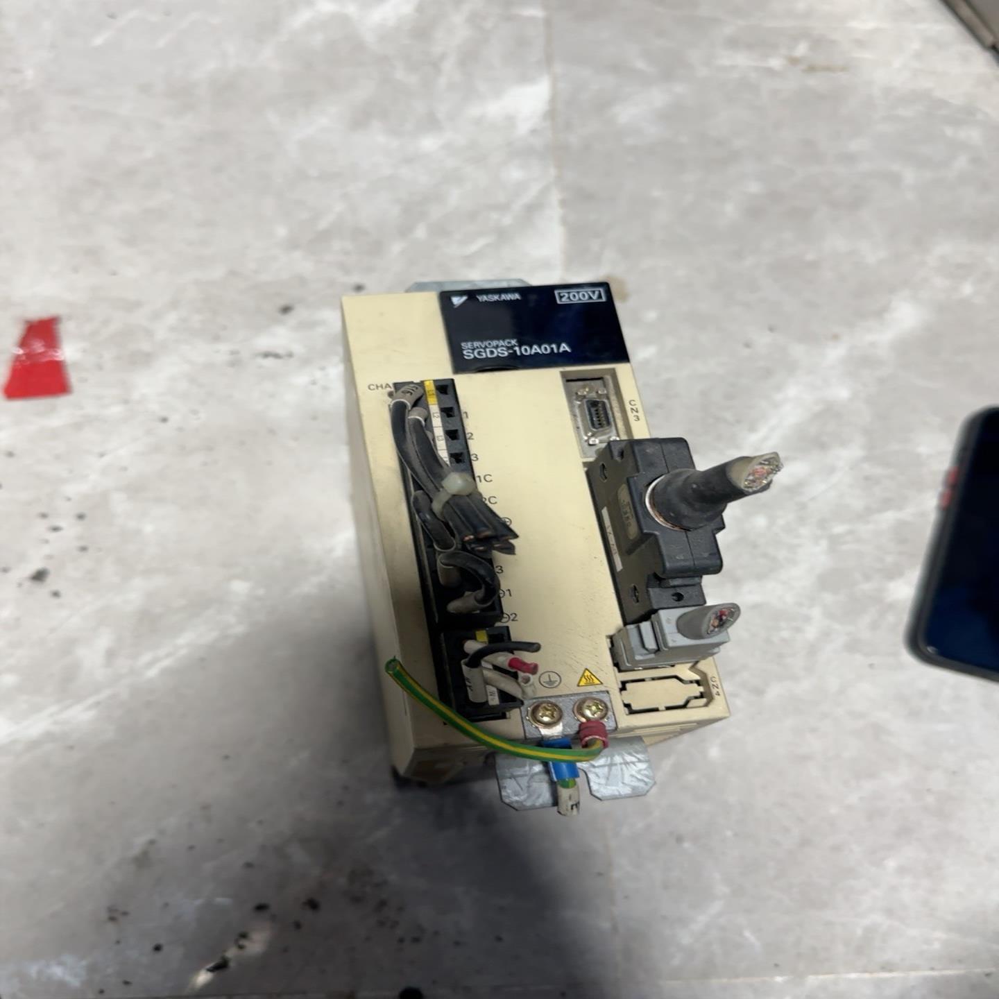 安川伺服驱动器SGDS-10A01A，拆机货，实物照片，成色--议价商品