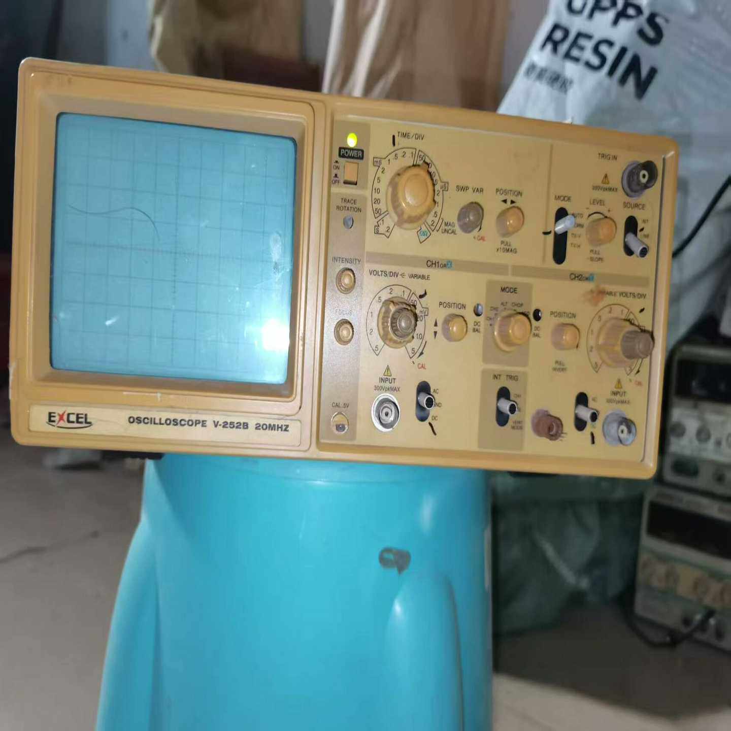 【包邮】日立V-252b示波器，成色如图所示，质量就图片那样--议价