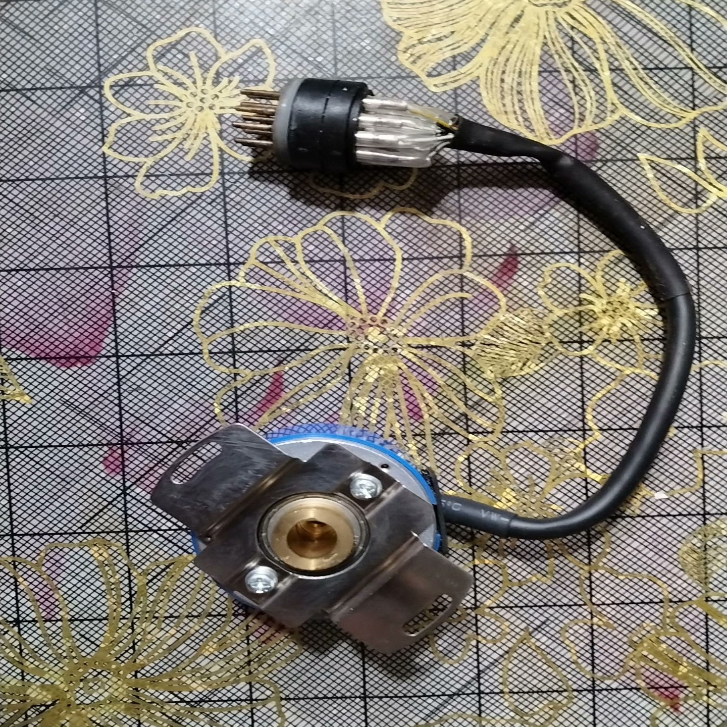 拆机多摩川TS5214N8566伺服编码器，具体参数成色如图~议价