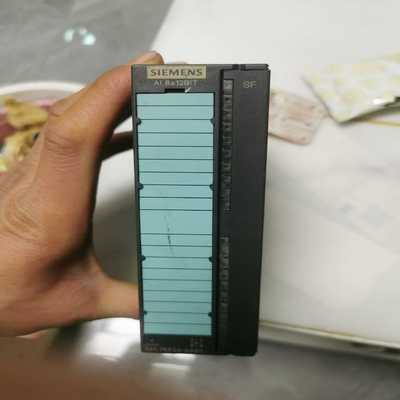 模拟量模块一个，品相很新，装机没问题，机器也没用多询价