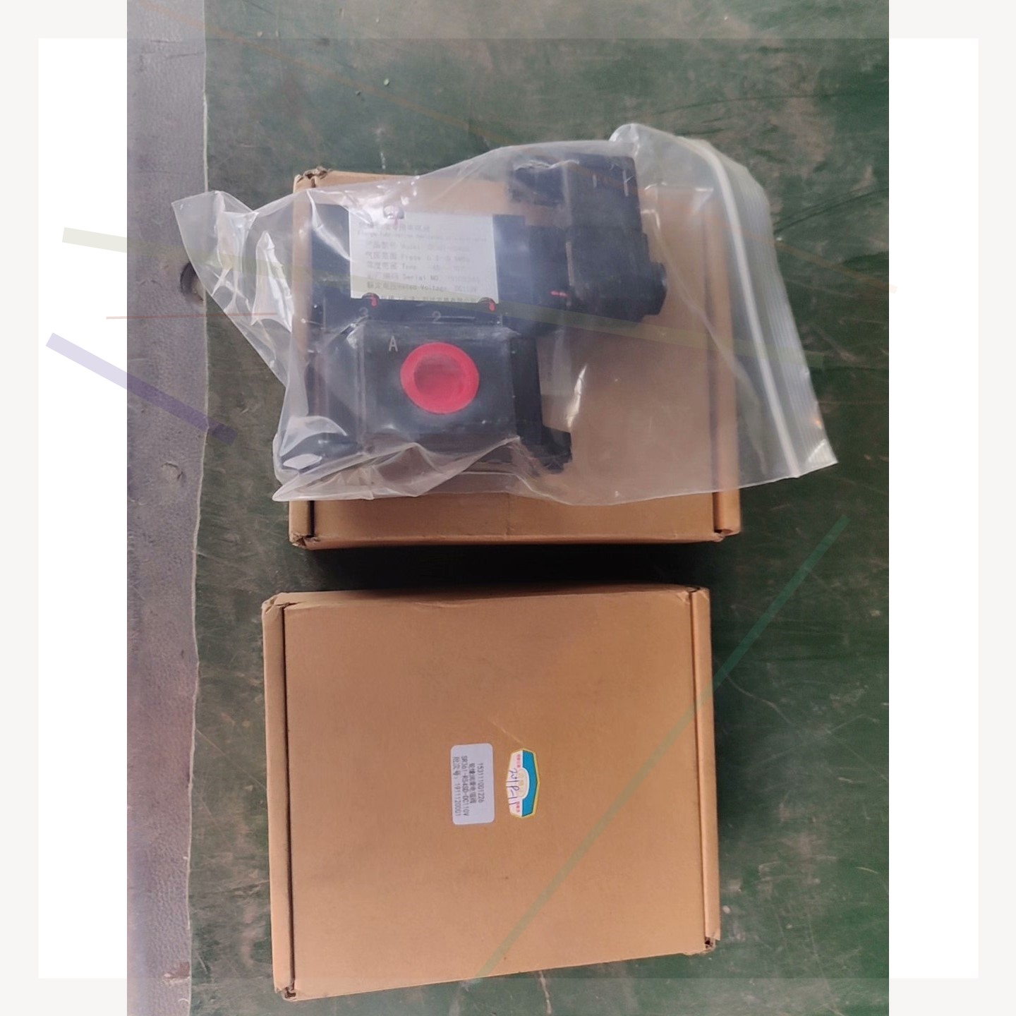 售前询价全新库存轮缘润滑电磁阀型号SR361-RS4SD-DC11