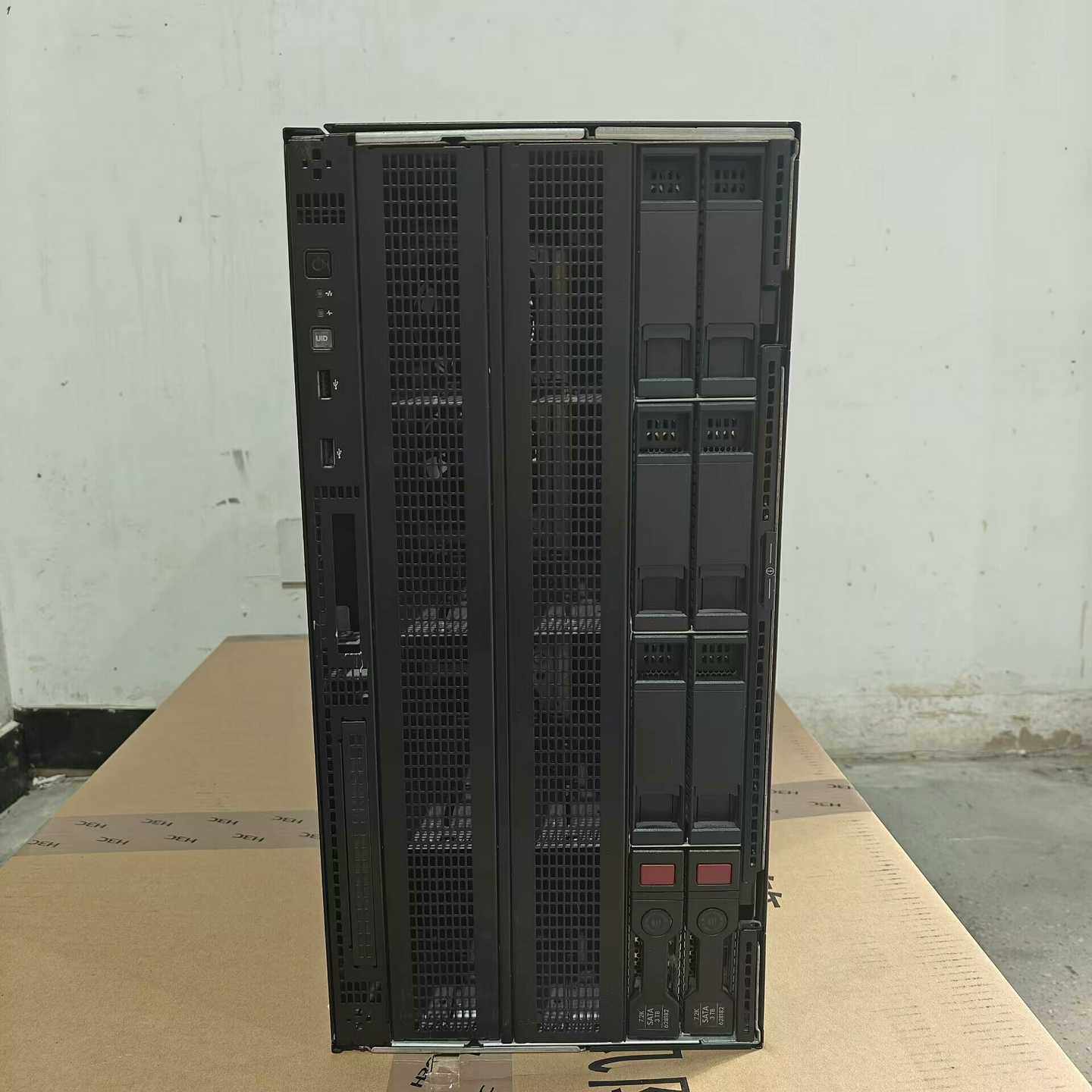 惠普ML350Gen93.5寸8盘单散-议价