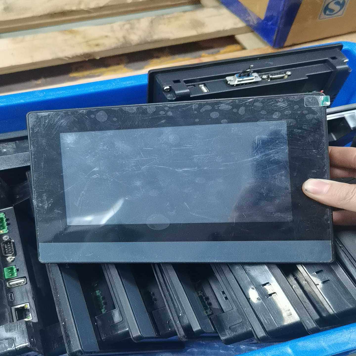 繁易触摸屏FE6070H-B，轻微使用痕迹，功能正常。7寸工--议价商品