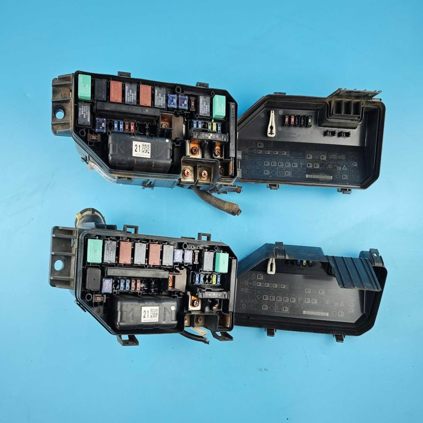 八代雅阁机舱保险盒，保险丝盒，图片就是实物，所见即所得，原车