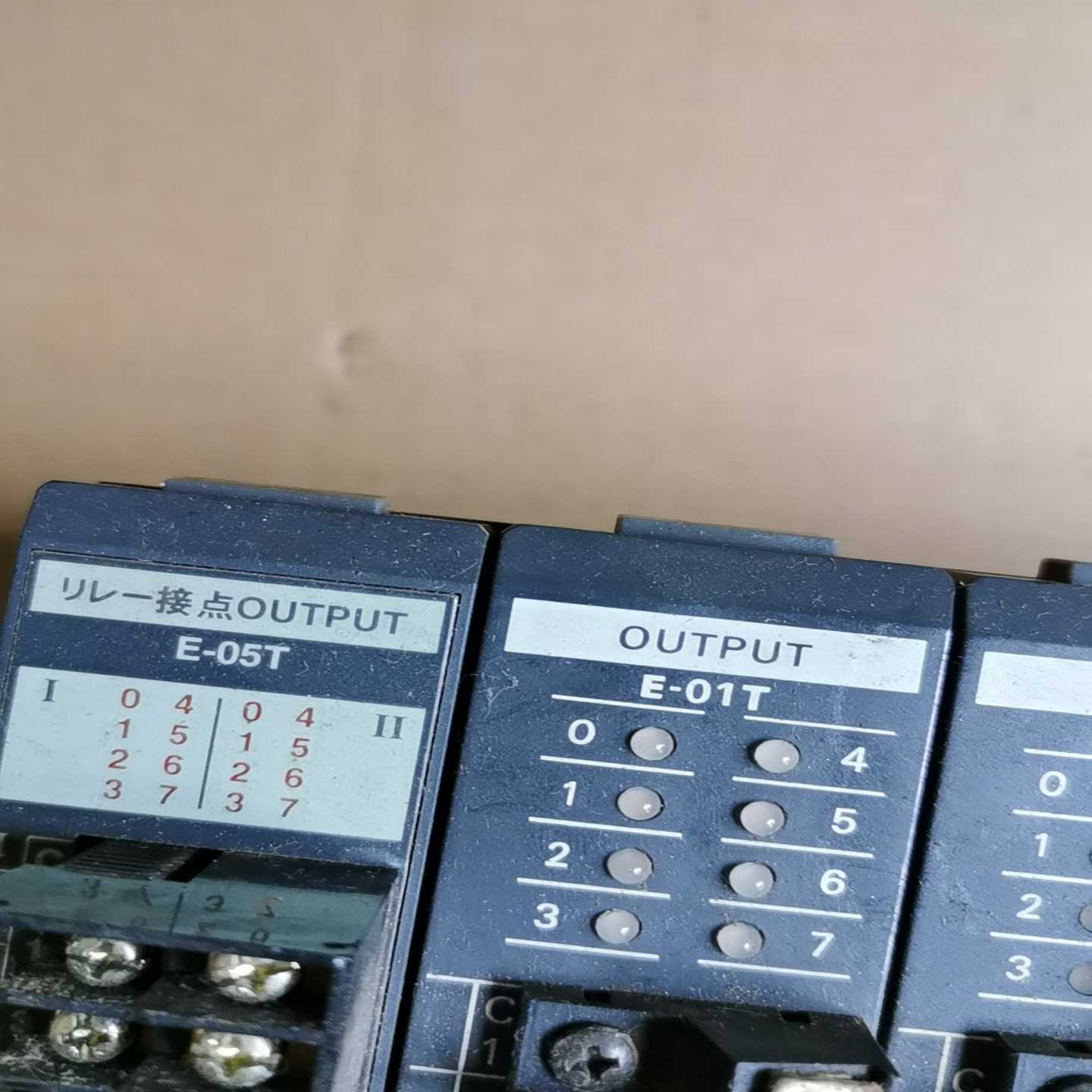 耐德变频器ATV320U07N4C八成新实物图用。(亚飞商行）